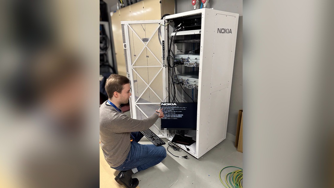 Lauri Alho performing a smoke test on a Nokia AirFrame Open Edge Server