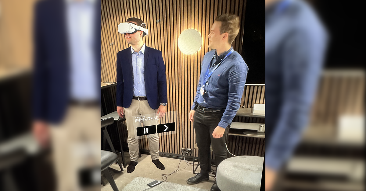 Lauri Alho next to his digital twin.