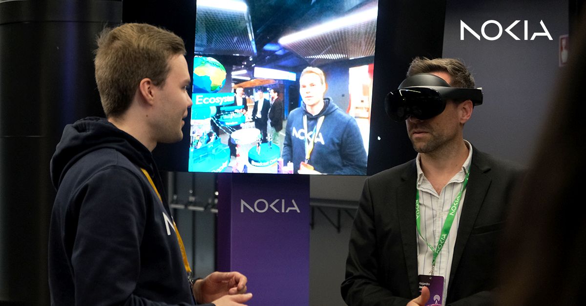 Lauri Alho demonstrates innovative 5G and future 6G technologies, including a VR/AR solution, at #NokiaRadioWorld, fostering engaging discussions on advanced network capabilities and collaboration.
